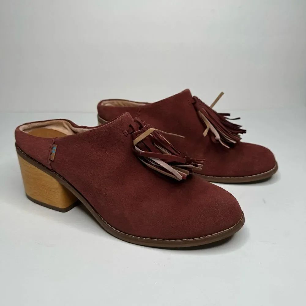 Tom’s clogs size 7